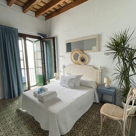 Dona Lola Rooms Коніль-де-ла-Фронтера Екстер'єр фото