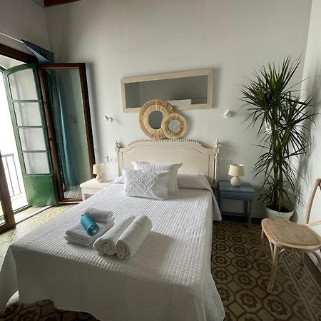 Dona Lola Rooms Коніль-де-ла-Фронтера Екстер'єр фото