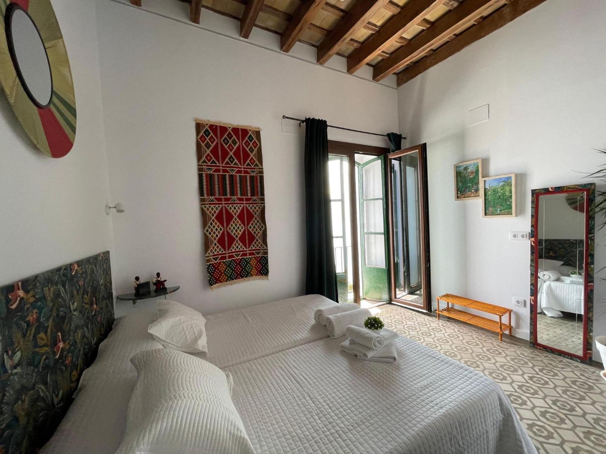Dona Lola Rooms Коніль-де-ла-Фронтера Екстер'єр фото