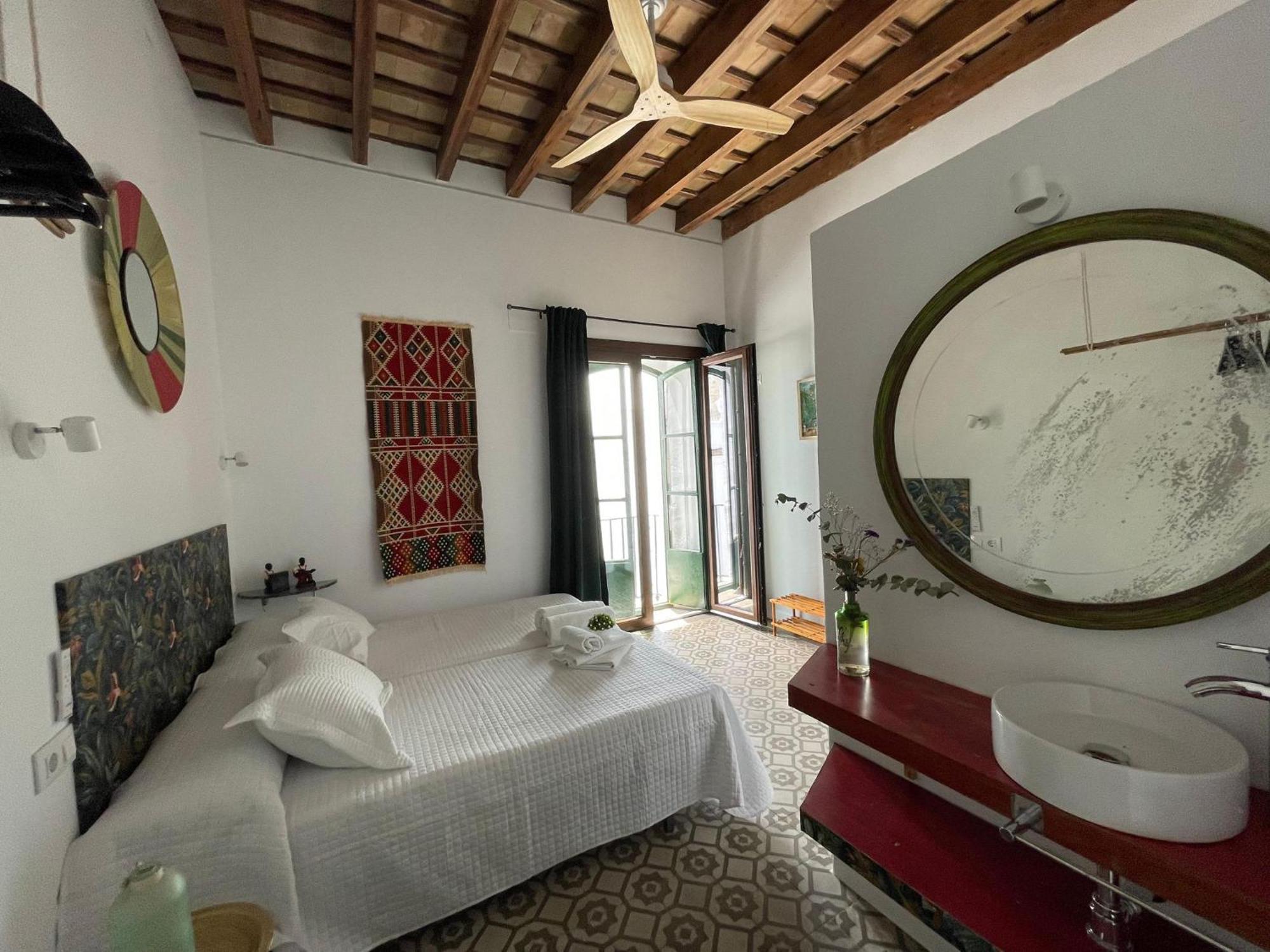 Dona Lola Rooms Коніль-де-ла-Фронтера Екстер'єр фото
