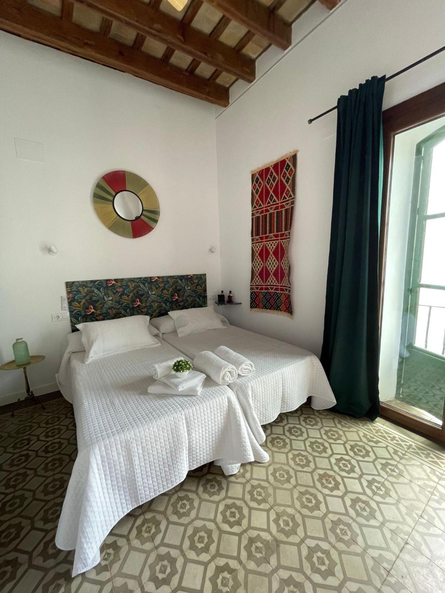 Dona Lola Rooms Коніль-де-ла-Фронтера Екстер'єр фото